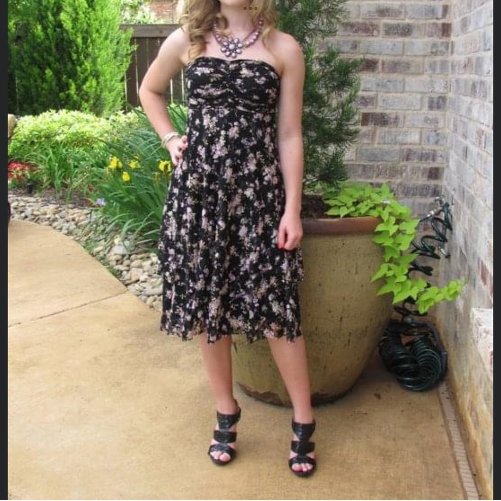 🔴HOST PICK🎉🔴STRAPLESS LACE DRESS🔴 - Picture 9 of 13